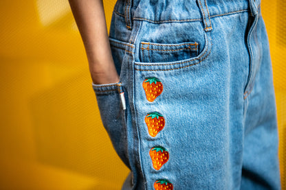 Tinycottons STRAWBERRIES embroidered jeans light blue denim